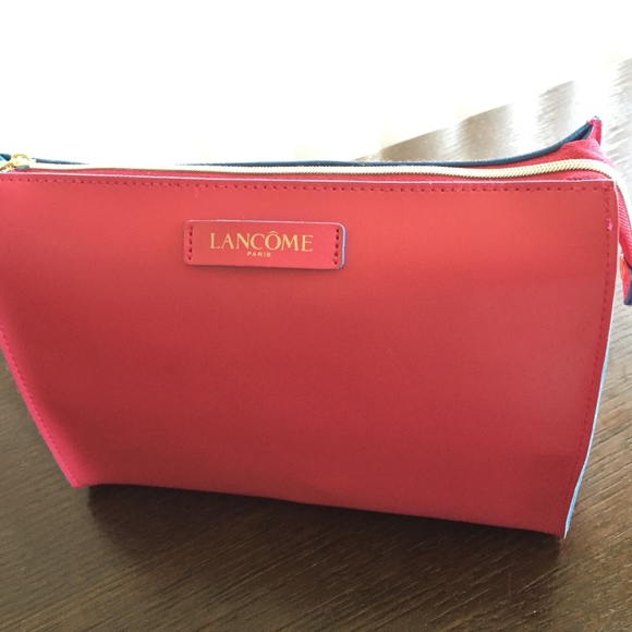 LANCOME 20-Piece Beauty Bag of Goodies! - Picture 6 of 7